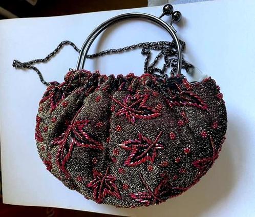 Sac de soirée brodé de perles Guogi Vintage, Handtassen en Accessoires, Tassen | Damestassen, Nieuw, Avondtasje, Rood, Ophalen of Verzenden
