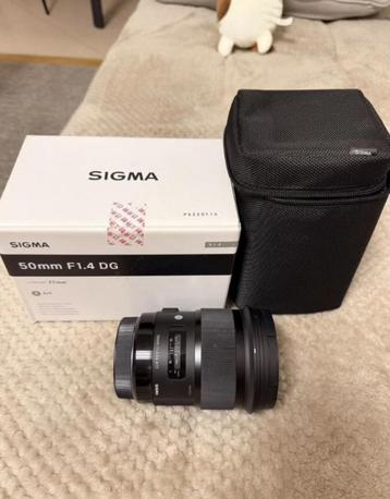 Lens sigma 50mm 1.4 DG beschikbaar voor biedingen