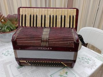 accordeon beschikbaar voor biedingen