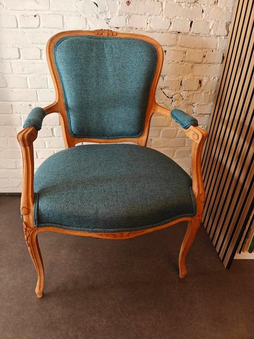 Antieke armstoel, Antiek en Kunst, Antiek | Meubels | Stoelen en Sofa's, Ophalen of Verzenden