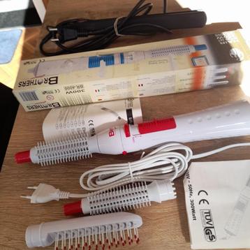 Make-up Avril , haaraccessoires en 3 tassen  beschikbaar voor biedingen