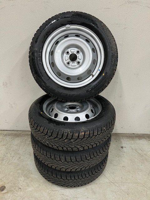 Winterset Suzuki Ignis Falken EuroWinter HS02 175/65 R15, Auto-onderdelen, Banden en Velgen, Banden en Velgen, Winterbanden, 15 inch