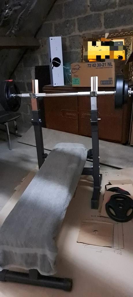 Banc de musculation avec barre plus disque 37kg a saisir ️↙️, Sport en Fitness, Fitnessmaterialen, Zo goed als nieuw, Oprekstang