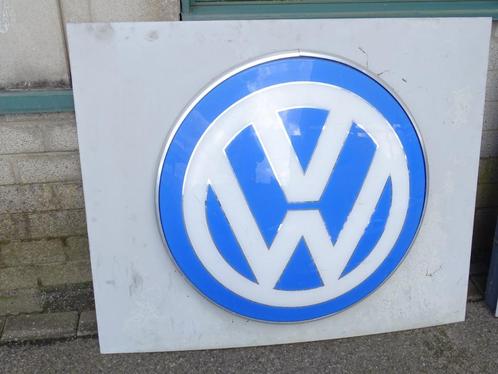 Vierkante originele lichtreclame VW, Verzamelen, Automerken, Motoren en Formule 1, Gebruikt, Auto's, Ophalen