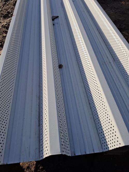 ca 67m nieuwe steeldeckplaten - geperforeerd, Doe-het-zelf en Bouw, Dakpannen en Dakbedekking, Nieuw, Ophalen