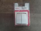 dubbele wisselschakelaar Legrand 10 amp. Nieuw., Ophalen, Nieuw