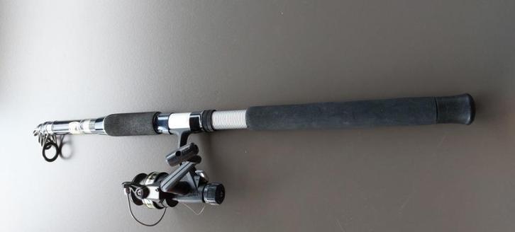 Stevige feederhengel 2,5 m met molen, Watersport en Boten, Hengelsport | Algemeen, Gebruikt, Werphengel, Ophalen