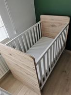 Babybed met Aerosleep matras- en beschermer, Ophalen, Zo goed als nieuw, Wit