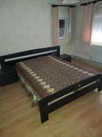Volledige slaapkamer (bed; nachtkastjes; kast en commode), Ophalen, Gebruikt, Twijfelaar