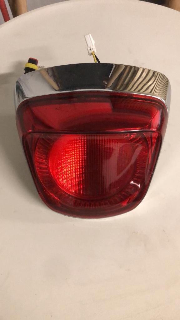 Feu arrière d'origine Vespa Primavera, Sprint Elettrica, Motos, Accessoires | Autre, Neuf, Enlèvement ou Envoi