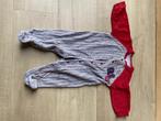 pyjema grijs en rood met voetjes maat 68, Ophalen of Verzenden, Gebruikt, Jongetje of Meisje, Nacht- of Onderkleding