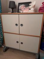 Kast Ikea - 2 rijen, 4 deurs, op wielen, Ophalen, 100 tot 150 cm, 100 tot 150 cm, Overige houtsoorten