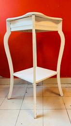 Kleine witte bijzettafel in vintage stijl, Ophalen
