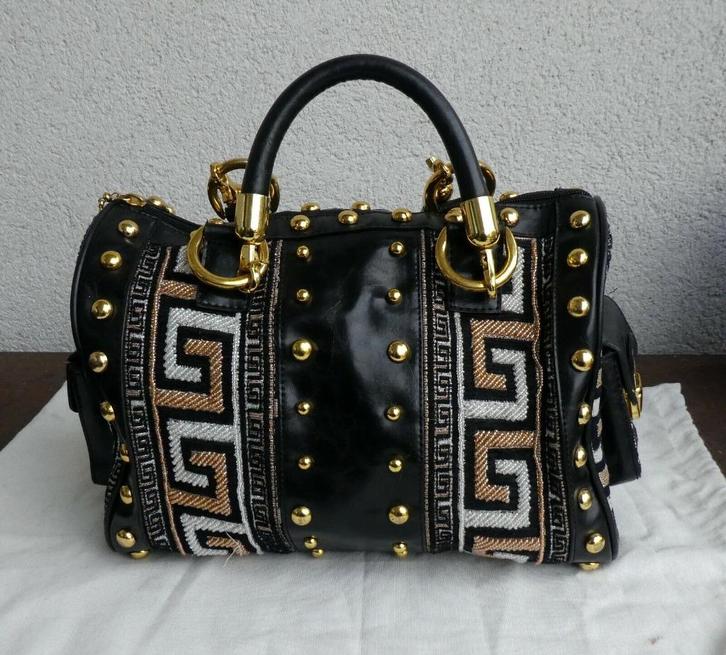 Mooie zwarte leren tas met studs, Handtassen en Accessoires, Tassen | Damestassen, Zo goed als nieuw, Zwart, Ophalen of Verzenden