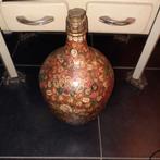 Wijnfles ( dame Jeanne ) met sigarenbandjes., Antiek en Kunst, Curiosa en Brocante, Ophalen of Verzenden