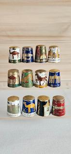 12 cloisonné vingerhoedjes, Verzamelen, Ophalen of Verzenden, Zo goed als nieuw, Overige materialen, Reliëf