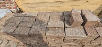 Gratis  Betonklinkers  beschikbaar voor biedingen