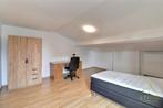 Appartement à louer à Charleroi, 4 chambres, 4 pièces, 117 m², Appartement