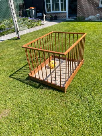 Parc pour bébé, avec roulettes d'un côté pour le déplacement, Enlèvement, Utilisé, Roulettes