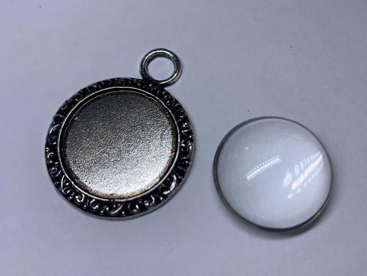 4 sets Cabochon hanger dubbelzijdig met glaasje zilverkleur, Hobby en Vrije tijd, Kralen en Sieraden maken, Nieuw, Hanger, Ophalen of Verzenden