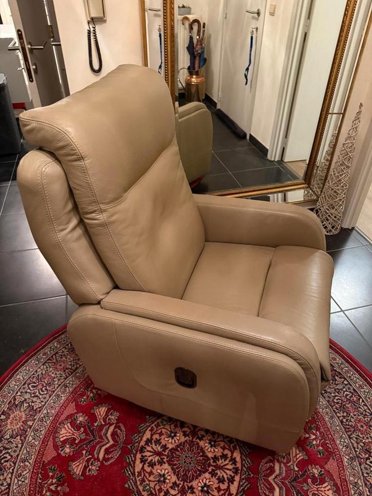 Nieuwe lederen relax zetel. Uitklapbaar naar ligstand, Huis en Inrichting, Fauteuils, Zo goed als nieuw, Ophalen