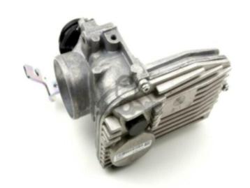 piaggio MP3 250 Gasklephuis plus contact slot beschikbaar voor biedingen