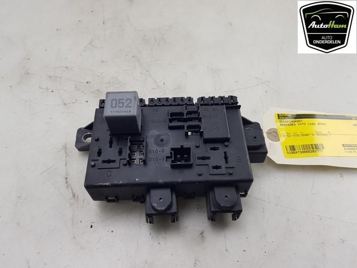 ZEKERINGKAST Mercedes-Benz Vito (447.6) (A4479060400), Auto-onderdelen, Elektronica en Kabels, Mercedes-Benz, Gebruikt