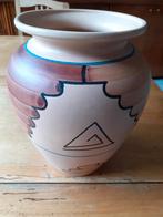 Aardenwerk vaas, indiaans/abstract motief, Moins de 50 cm, Enlèvement ou Envoi, Autres couleurs, Poterie ou Porcelaine