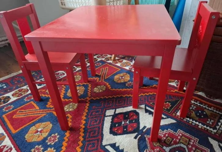 Houten kindertafel + stoelen Ikea Kritter, Kinderen en Baby's, Kinderkamer | Tafels en Stoelen, Gebruikt, Tafel(s) en Stoel(en)