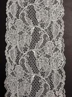 Mooi stuk kant, Ophalen, Kant