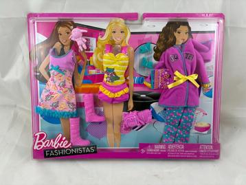 Barbie Fashionistas Clothes 3 Outfit Sleepover Fashion Set beschikbaar voor biedingen