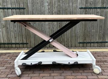 hoog laag tafel / werkbank het werkblad is 170 x 60 cm beschikbaar voor biedingen