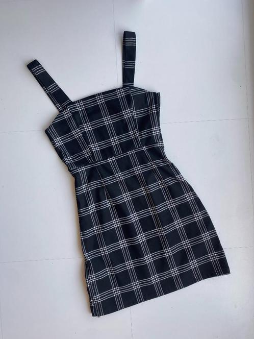 Zwart-wit geruit kleedje (H&M - 32), Kleding | Dames, Jurken, Zo goed als nieuw, Maat 34 (XS) of kleiner, Zwart, Boven de knie
