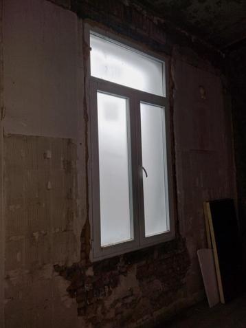 Fenêtre PVC Deceuninck salle de bain 117x218cm