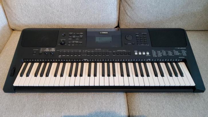 Yamaha Psr-e453 keyboard met draagtas, Muziek en Instrumenten, Keyboards, Zo goed als nieuw, Roland, Ophalen