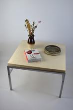 Vintage salontafel crèmekleur met chrome onderstel, Maison & Meubles, Tables | Tables de salon, Moins de 50 cm, Moins de 50 cm