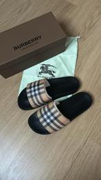 Burberry slide, Kleding | Heren, Schoenen, Slippers, Overige kleuren, Ophalen of Verzenden, Zo goed als nieuw