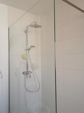 Paroi de douche  beschikbaar voor biedingen