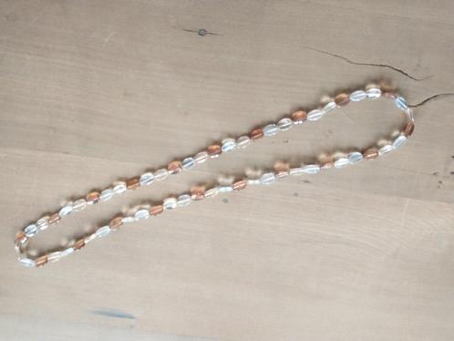 * Halsketting, Handtassen en Accessoires, Kettingen, Zo goed als nieuw, Kunststof, Beige, Ophalen of Verzenden