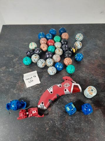 37 Bakugan actiefiguren + shooter  beschikbaar voor biedingen