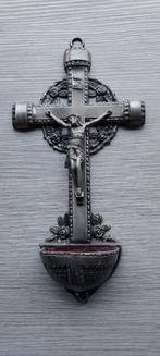 mooi kruisbeeld met wijwatervat, Antiek en Kunst, Antiek | Religieuze voorwerpen, Ophalen of Verzenden