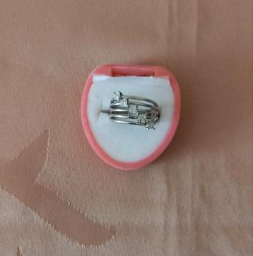 Ring maat L.  beschikbaar voor biedingen