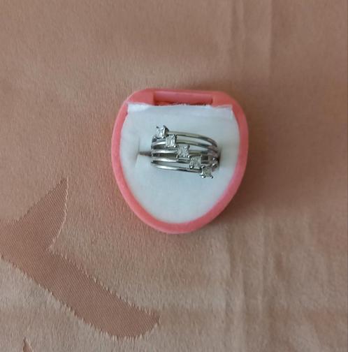 Ring maat L., Handtassen en Accessoires, Ringen, Gebruikt, Dame, Grijs, IJzer of Staal, Met strass, Ophalen