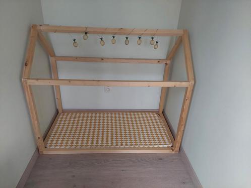 Speelhuisje + speelmatras + stoffen dakje, Kinderen en Baby's, Kinderkamer | Inrichting en Decoratie, Zo goed als nieuw, Ophalen