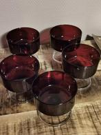 Lot de 5 coupes à champagne vintage rouges foncées, Zo goed als nieuw