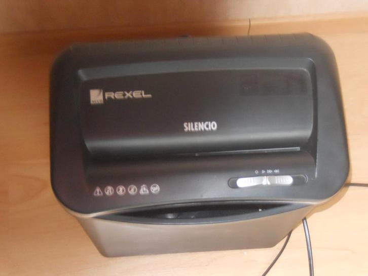 Déchiqueteuse de papier, Divers, Accessoires de bureau, Comme neuf, Enlèvement