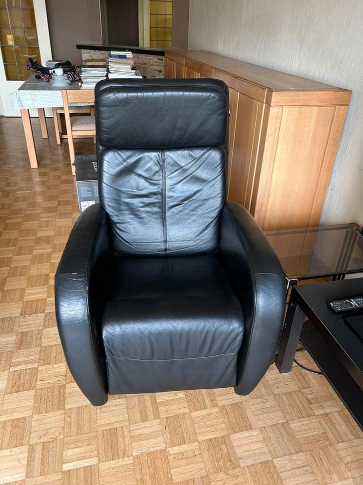 Relaxzetel ( elektrisch) zwart leder, Huis en Inrichting, Fauteuils, Gebruikt, Leer, 50 tot 75 cm, 75 tot 100 cm, Ophalen