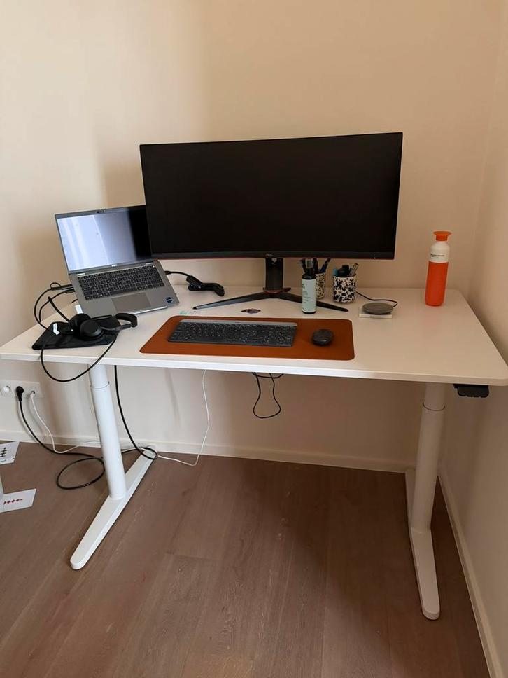 Bureau Vitra Type 2, Maison & Meubles, Bureaux, Comme neuf, Bureau, Électrique, Réglable en hauteur, Enlèvement