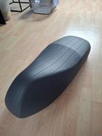 Zadel GRIJS Vespa GTS, Fietsen en Brommers, Ophalen, Nieuw, Zadel, Vespa