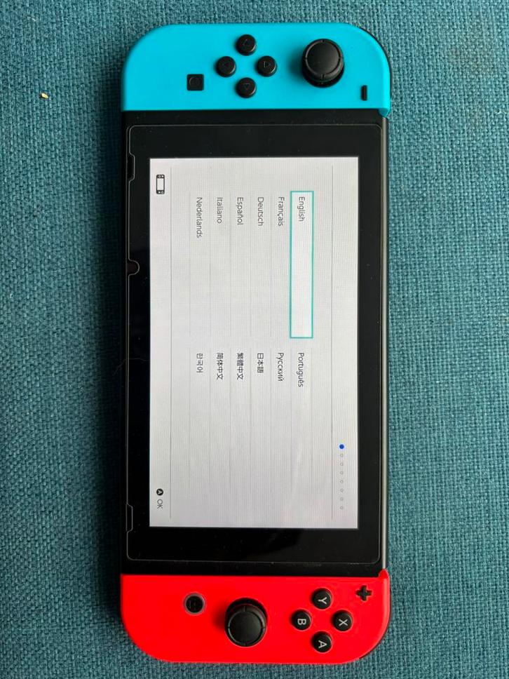 Nintendo switch + extra consoles + atributen + spelletjes, Games en Spelcomputers, Spelcomputers | Nintendo Switch, Zo goed als nieuw